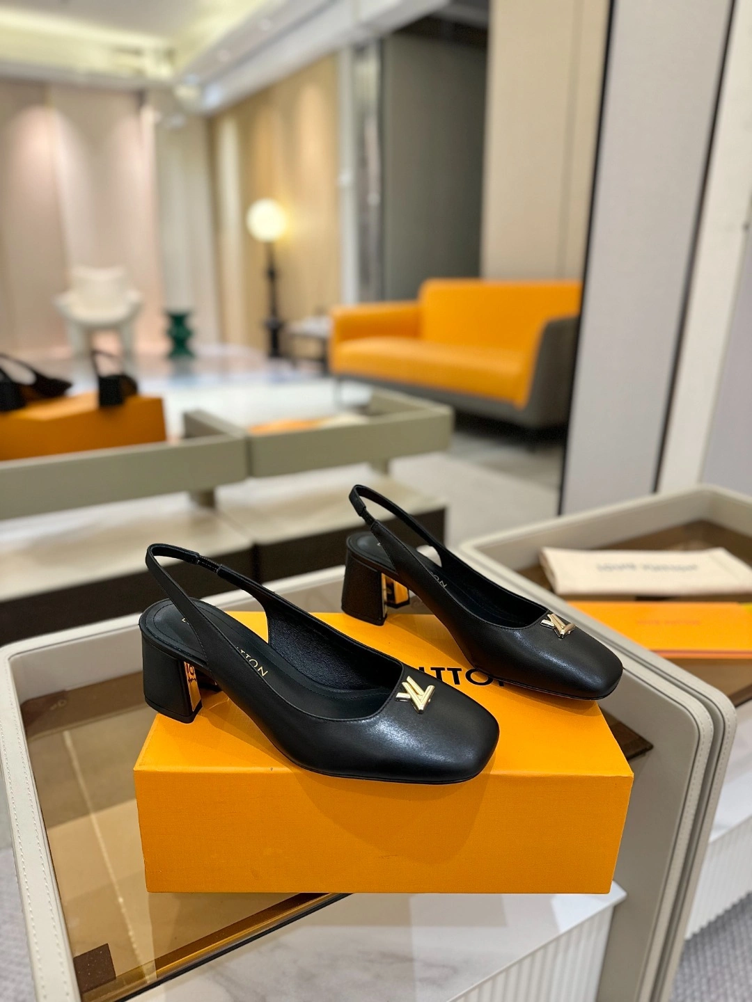 COCO-- 8V 1AGUCM Calfskin goatski Heel height：5.5CM item:E-X158D4129